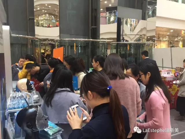 瑞斯美中天廣場(chǎng)特賣活動(dòng)圓滿結(jié)束